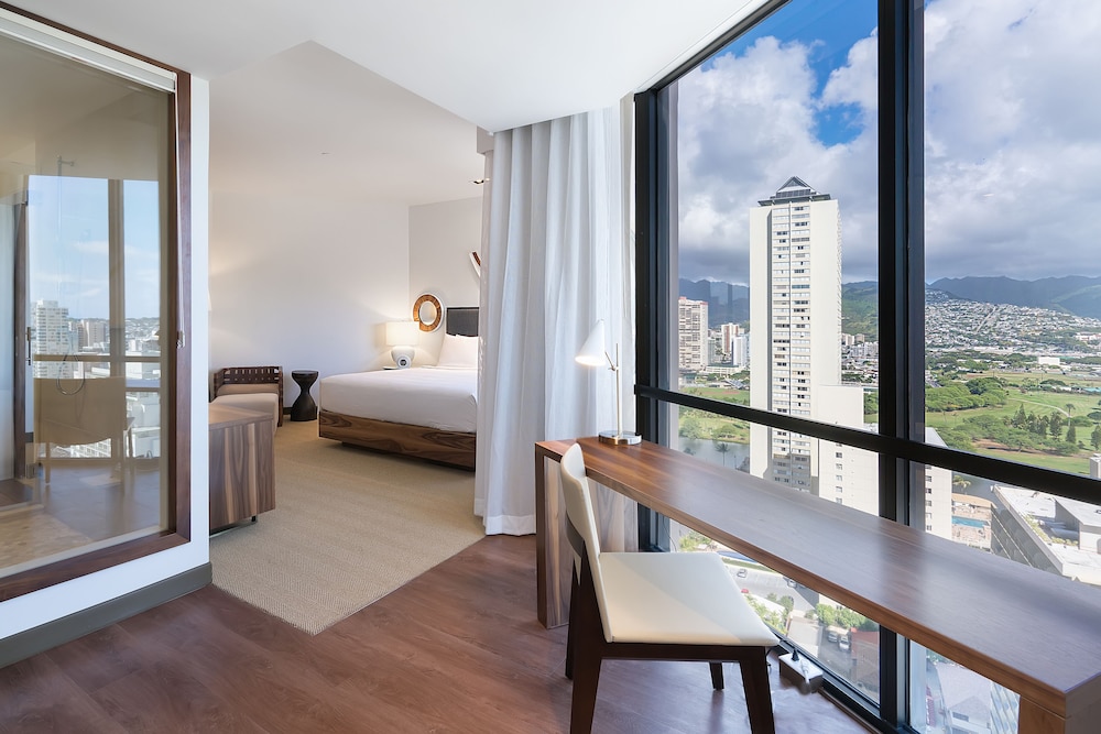 HYATT CENTRIC WAIKIKI BEACH 32/69