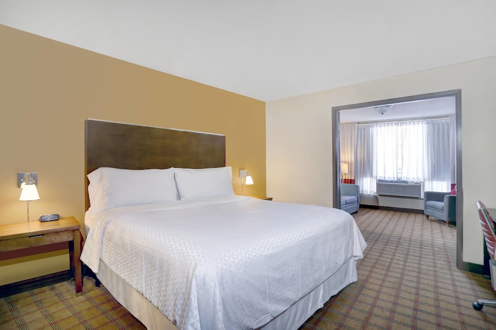 Wyndham Grand Fallsview Hotel 12/65