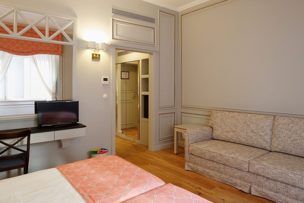 GRANDE HOTEL DO PORTO 28/50