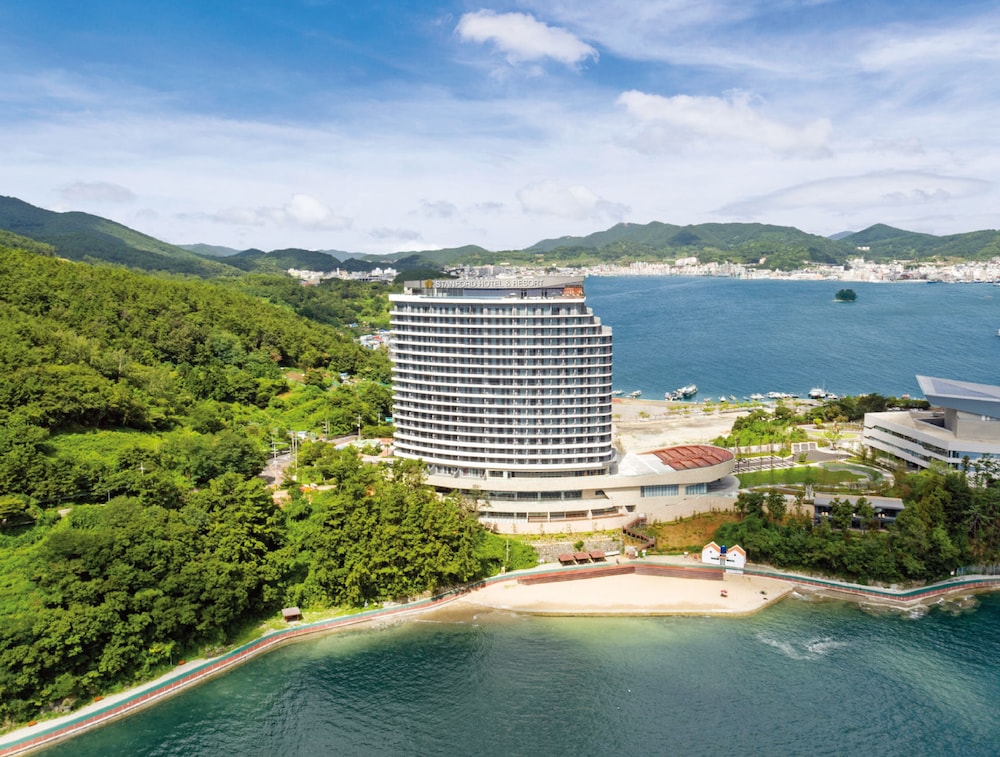 Stanford Hotel & Resort Tongyeong 49/57