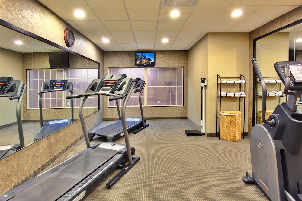 Holiday Inn Express Hotel & Suites Hamburg 31/47