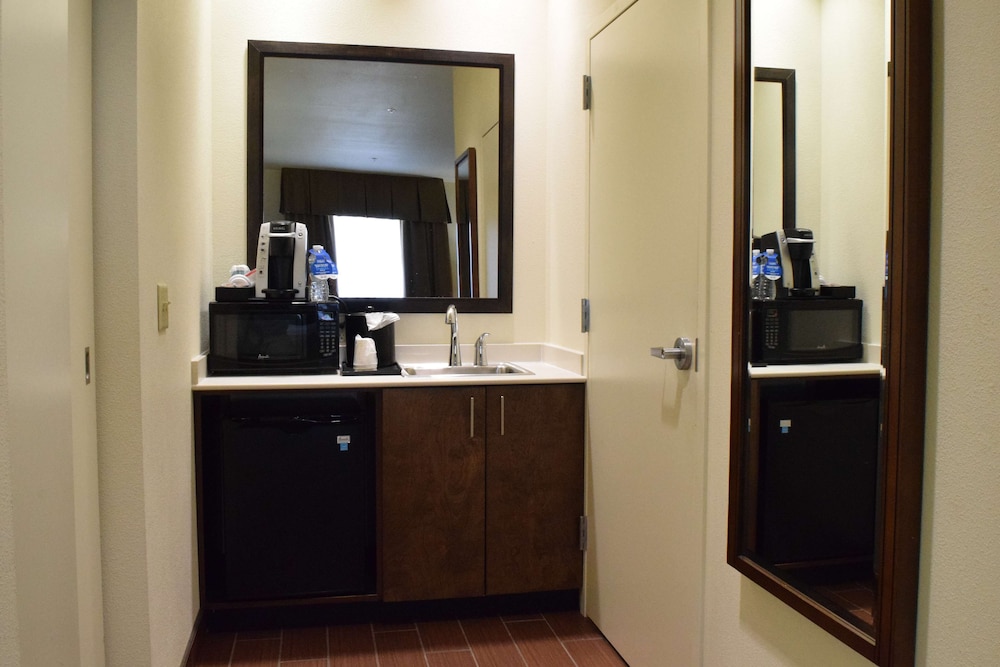 Hilton Garden Inn Rochester Downtown NY 7/66