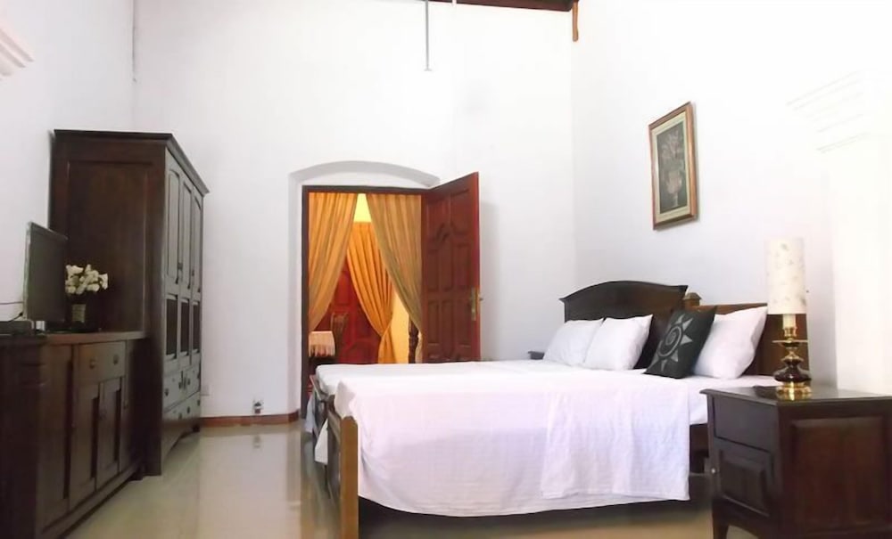 Margaret Villa Hotel 5/16