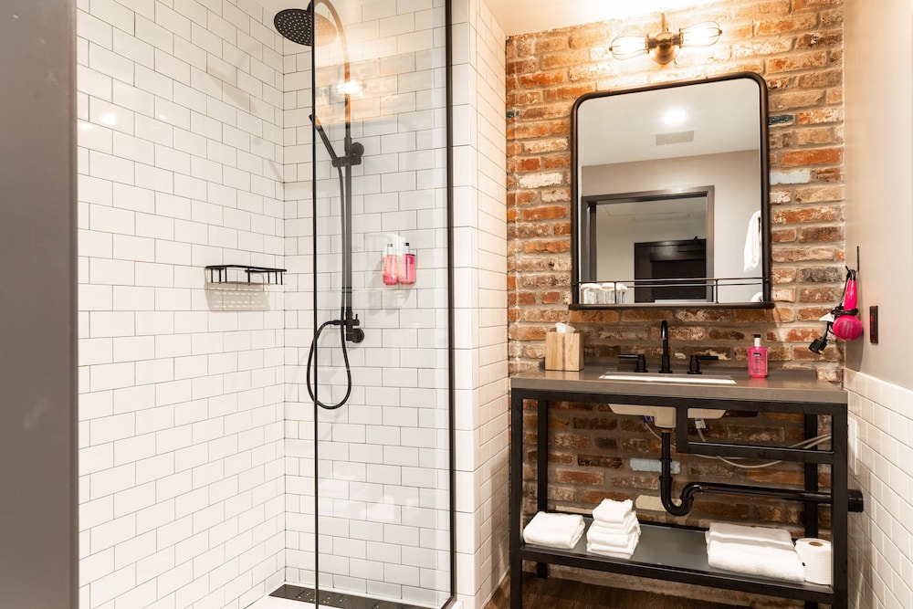 Moxy Nashville Downtown 10/40