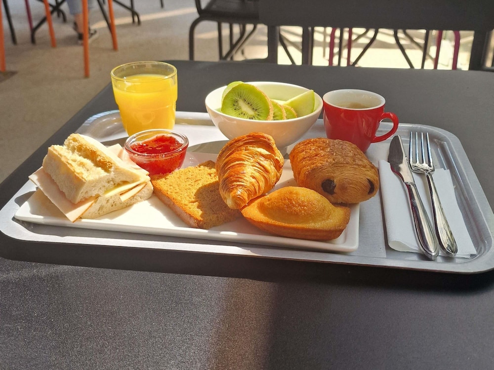 Ibis Dijon Centre Clemenceau 53/74