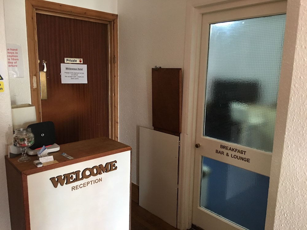 Whiteways Hotel 5/34