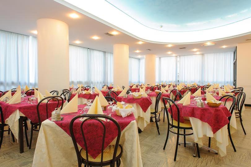 Christian Hotel 37/50