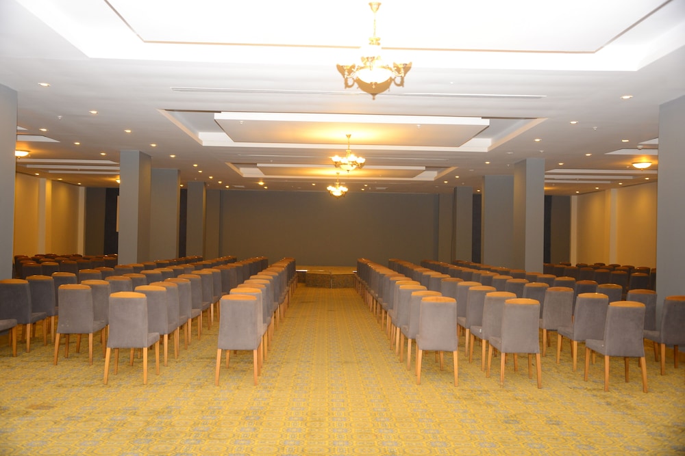 Senza The Inn Resort & Spa 40/50