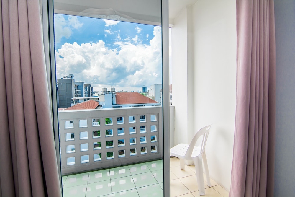 Sutus Court 1 20/66