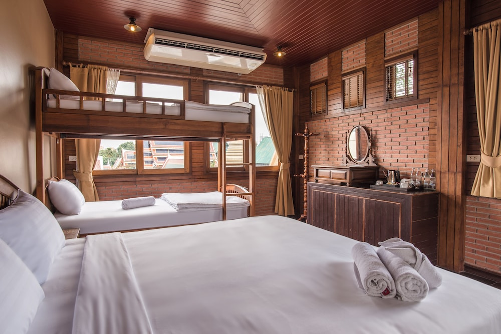 Feung Nakorn Balcony Rooms Cafe 29/79