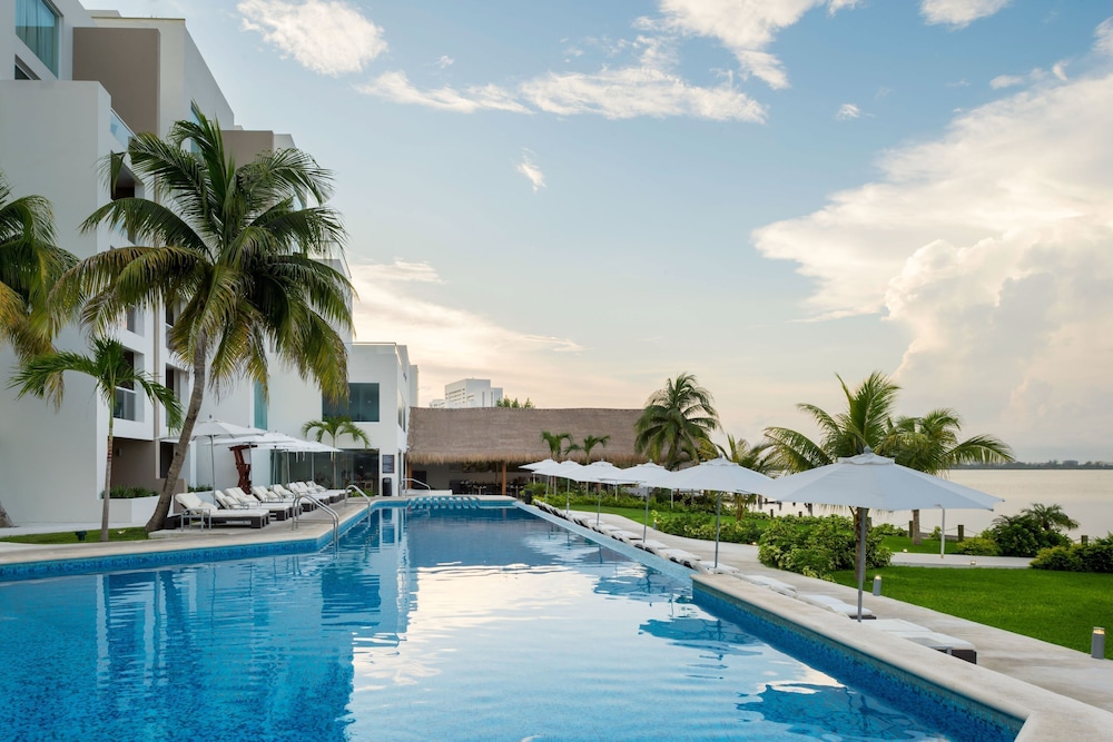 Real Inn Cancun 33/34