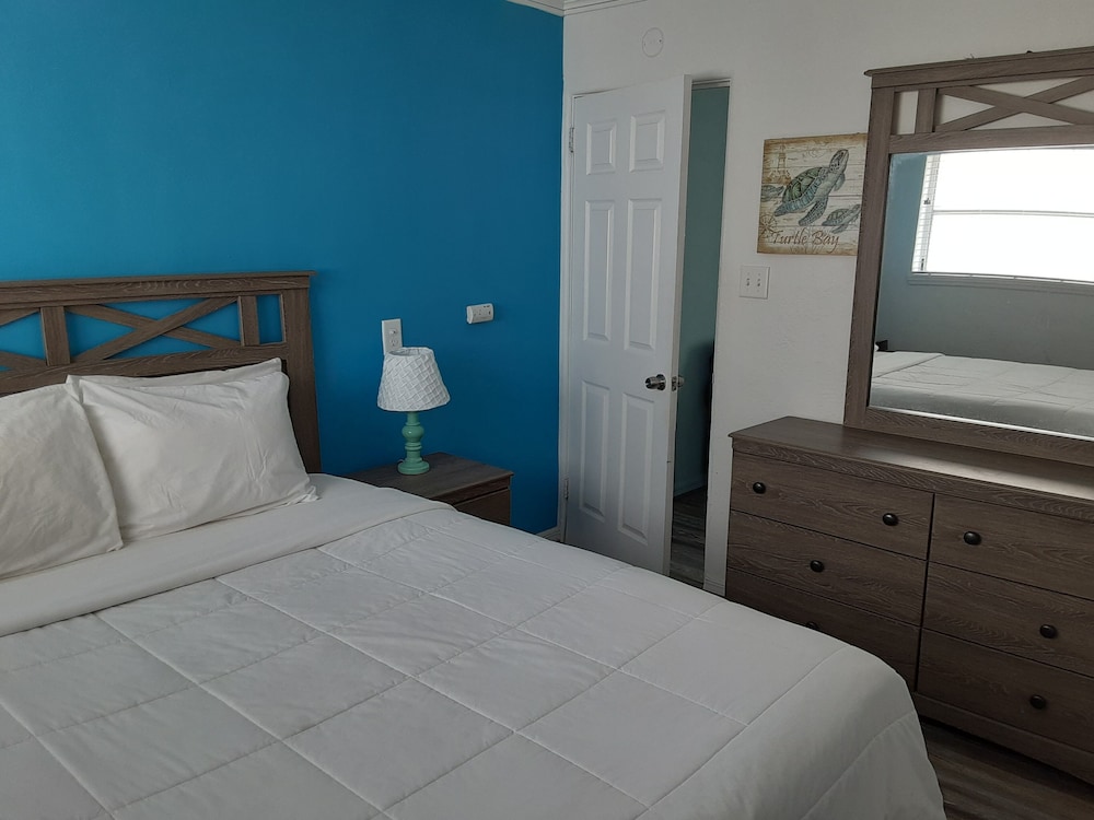 Sandalwood Beach Resort 6/27