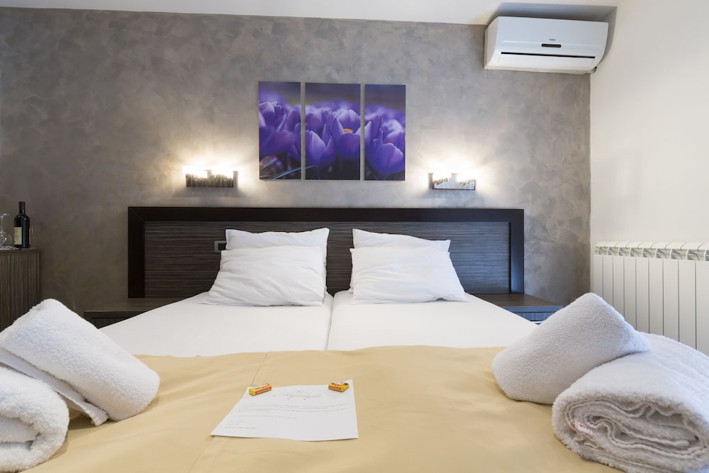 Villa Mystique Hotel 28/57