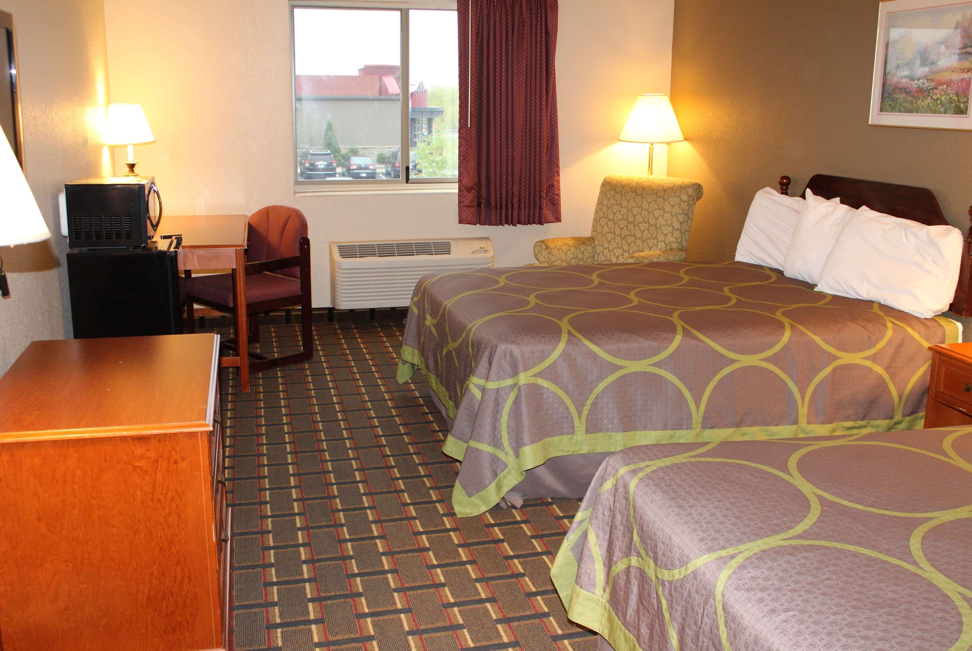 Room, 2 Queen Beds
