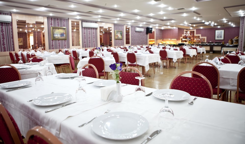 Sergah Hotel 43/51