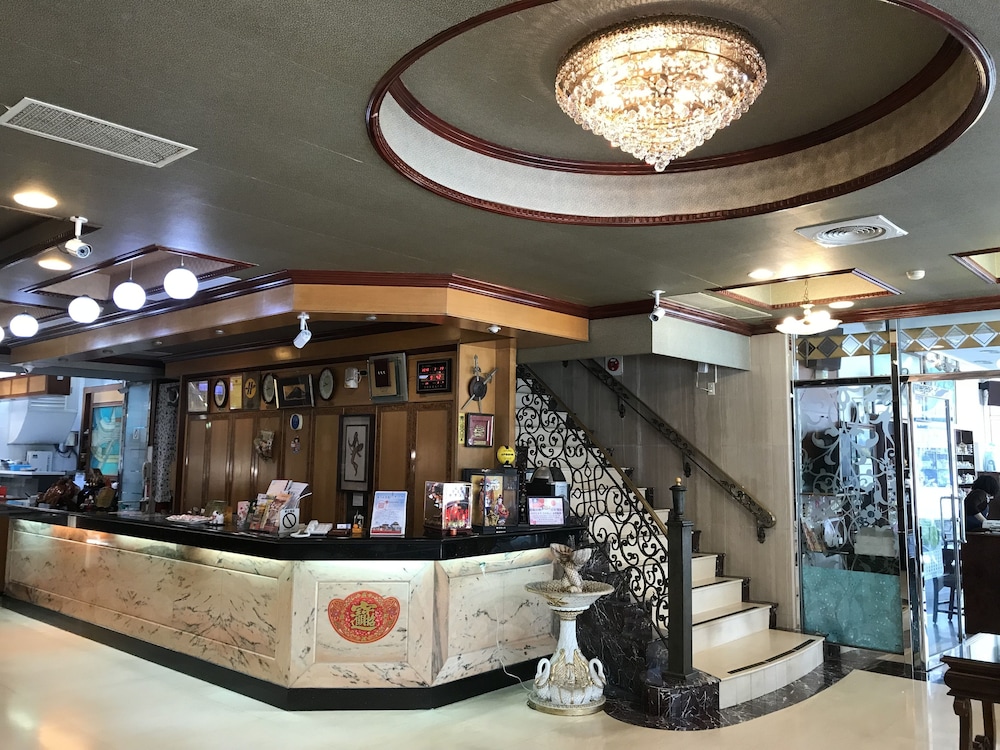 Sunrise Hotel 7/44