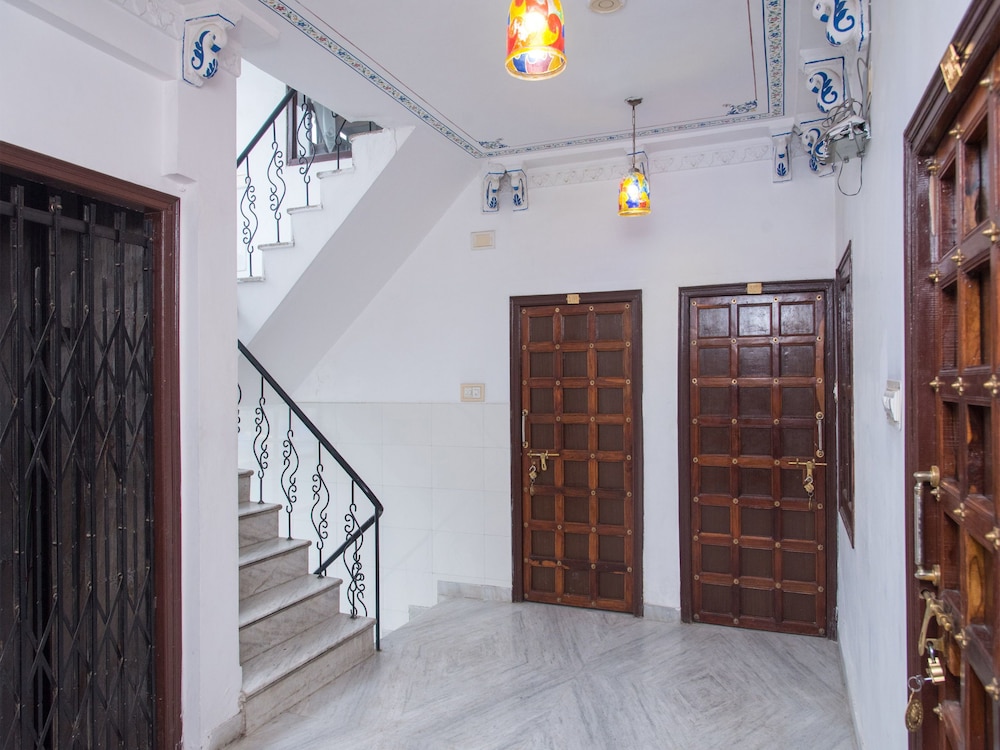 Oyo 10319 Hotel Pichola Haveli 10/16