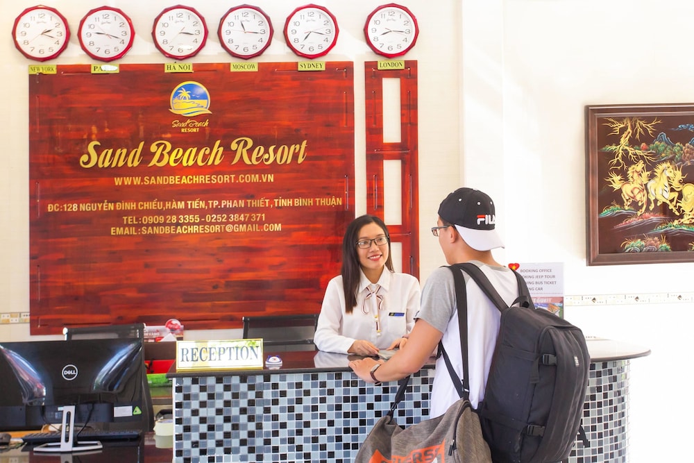 Sand Beach Resort 6/50