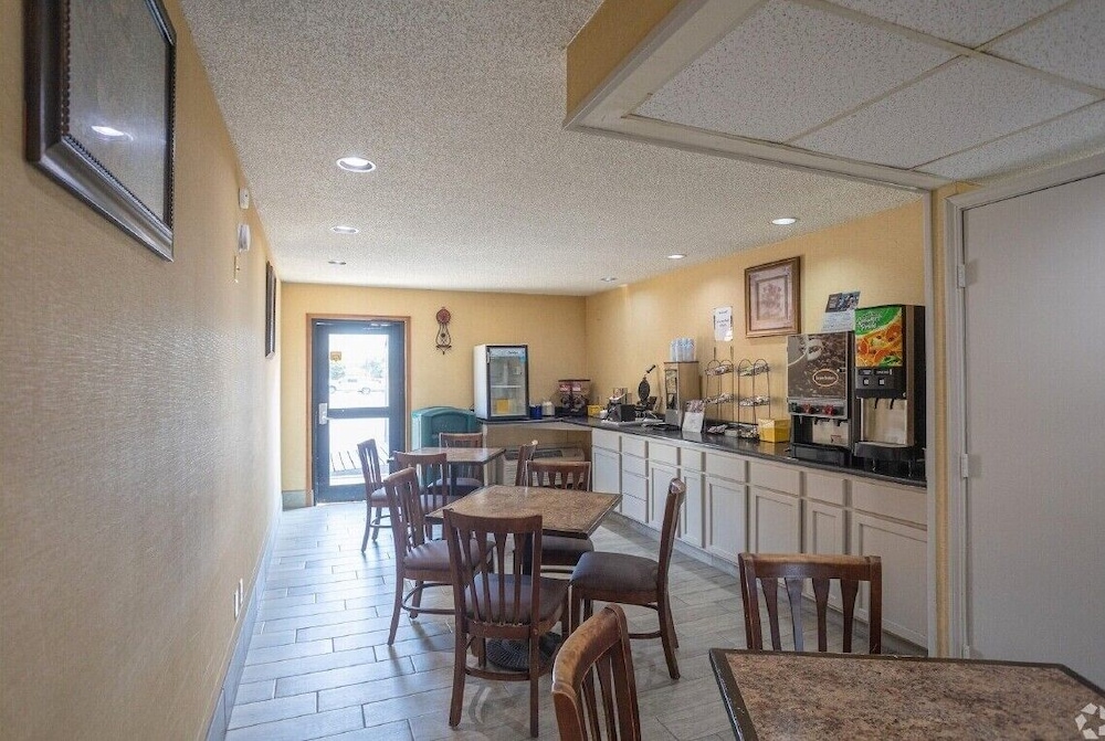 Days Inn by Wyndham Pauls Valley 19/21