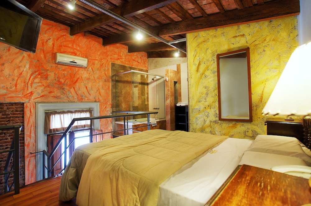 La Fresque Hotel 18/40