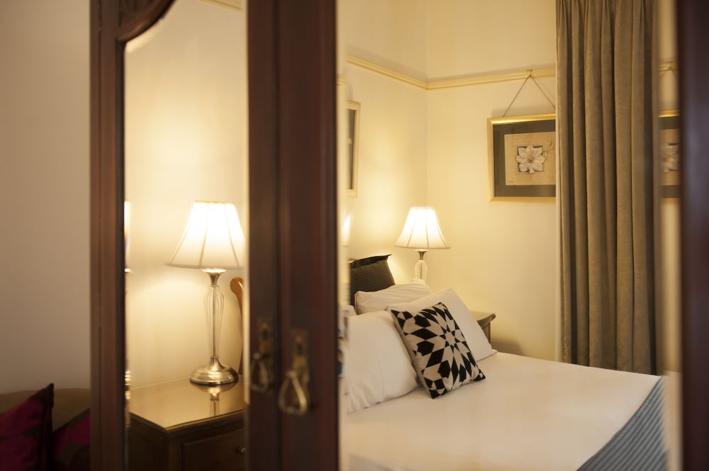 Cobb & Co Court Boutique Hotel 5/29