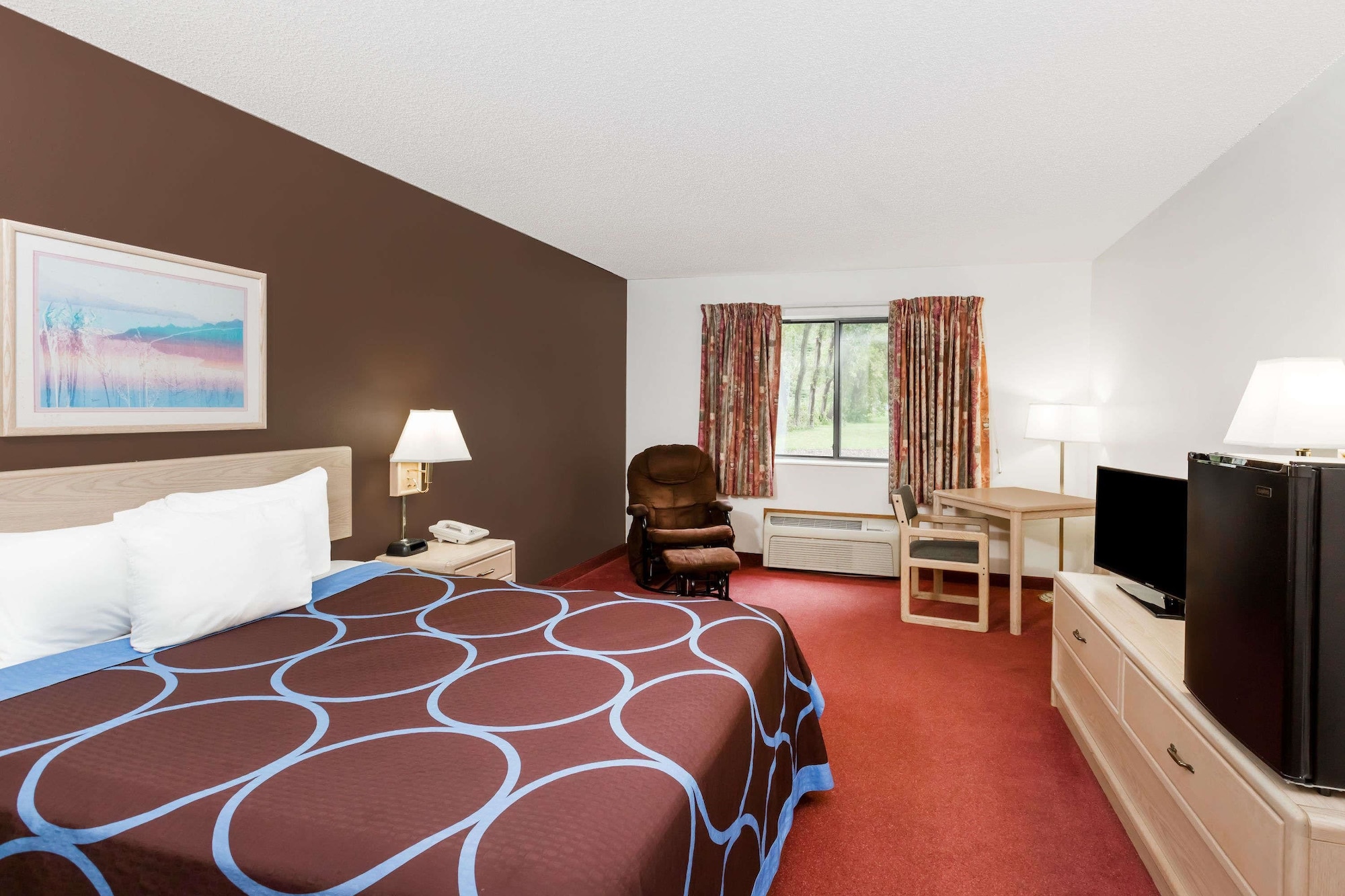 Room, Queen Bed, Super 8 Estherville 3/10