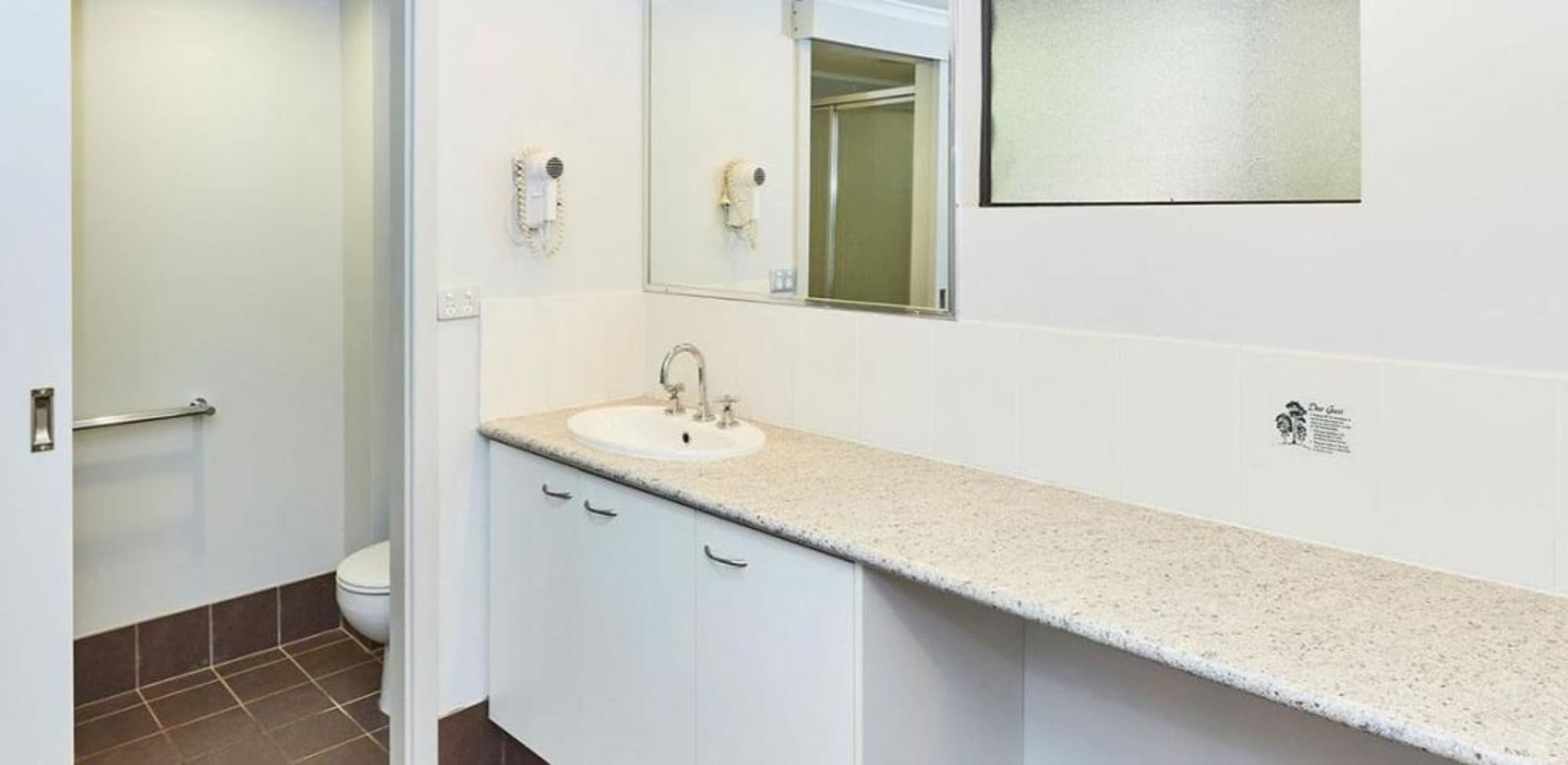Room, 1 Queen and 1 Single Bed, Lake Side، Karri Valley Resort 3/3