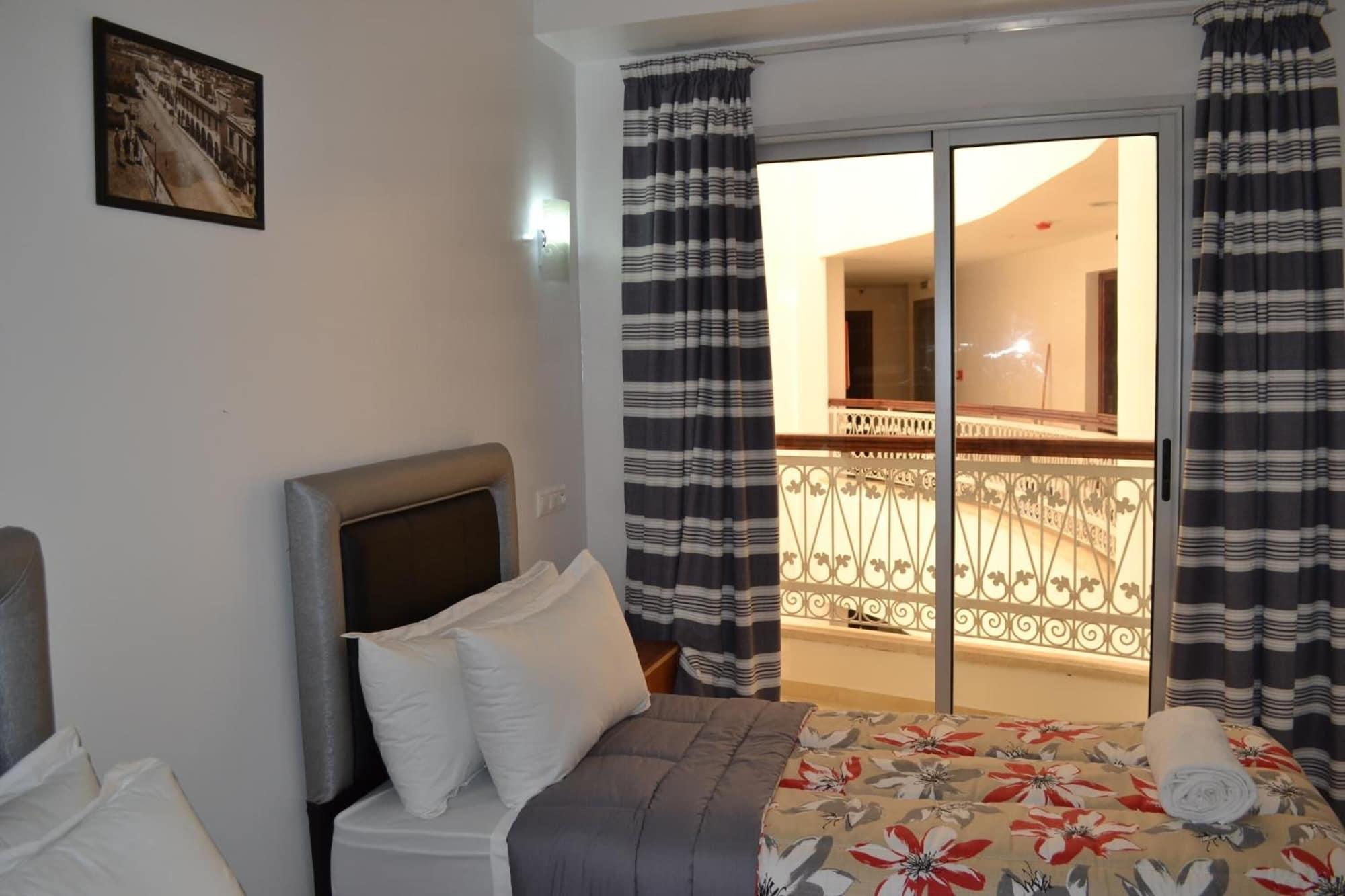 La Place Hotel 10/43