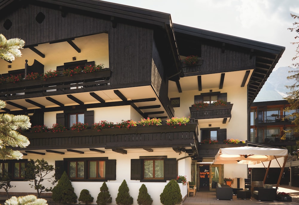 Lajadira Hotel 4/69