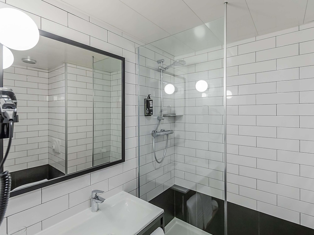 Ibis Braganca Hotel 61/64