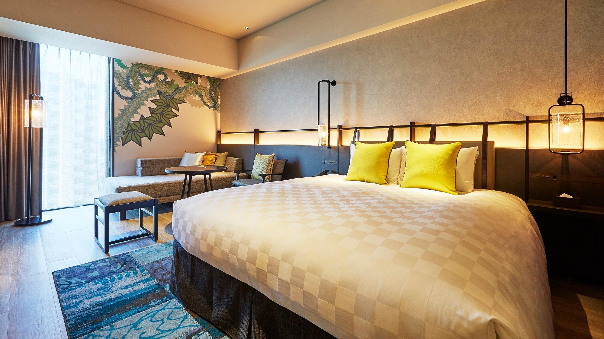 Superior, King Bed, City View