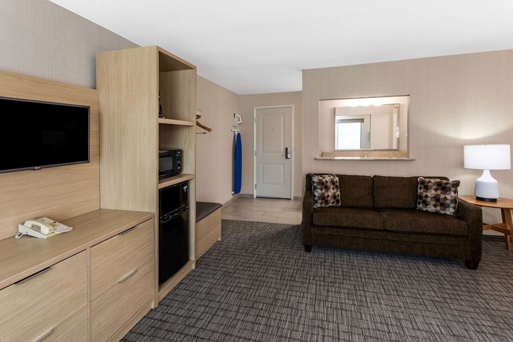 Days Inn By Wyndham Duluth By Miller Hill Mall 39/46