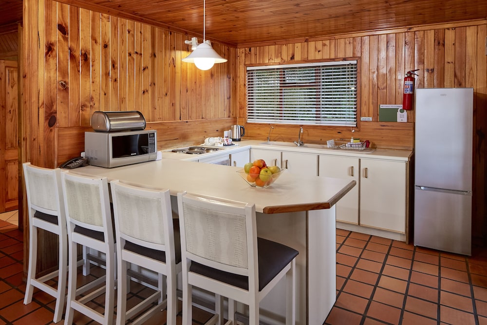 KNYSNA RIVER CLUB - KNYSNA 56/76