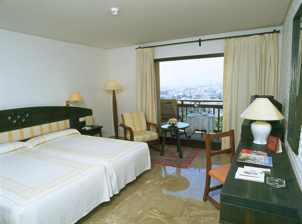 Standard, Double or Twin Bed