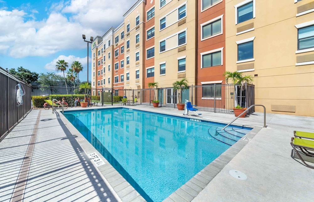 Extended Stay America Miami Airport Doral 25th St 2/56
