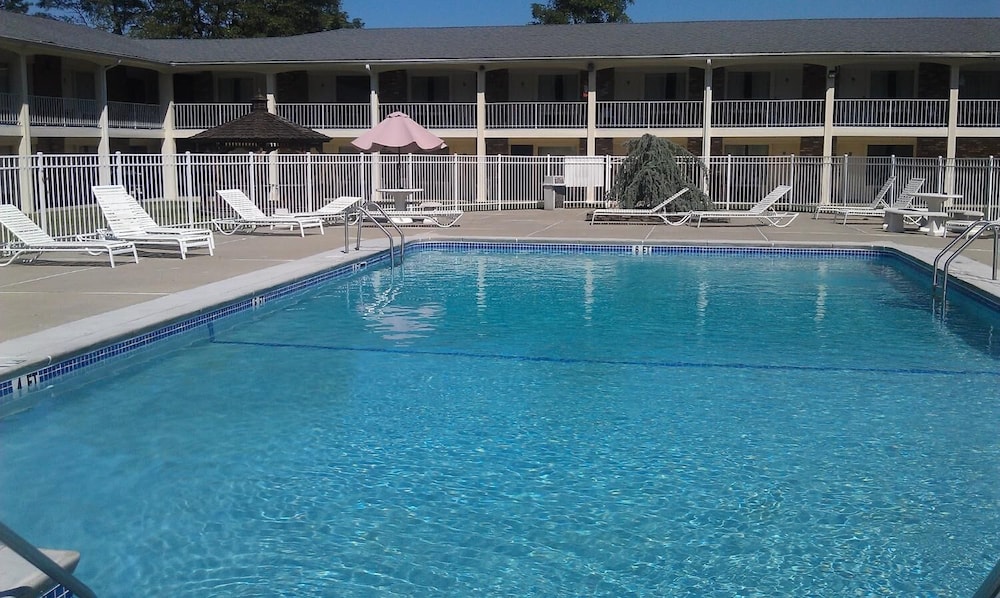 Crystal Inn Eatontown 29/41