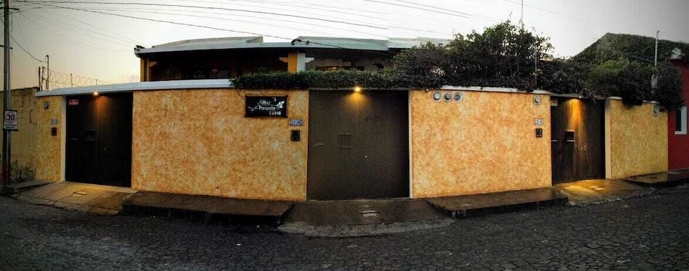 Hotel Posada de La Luna 2/50