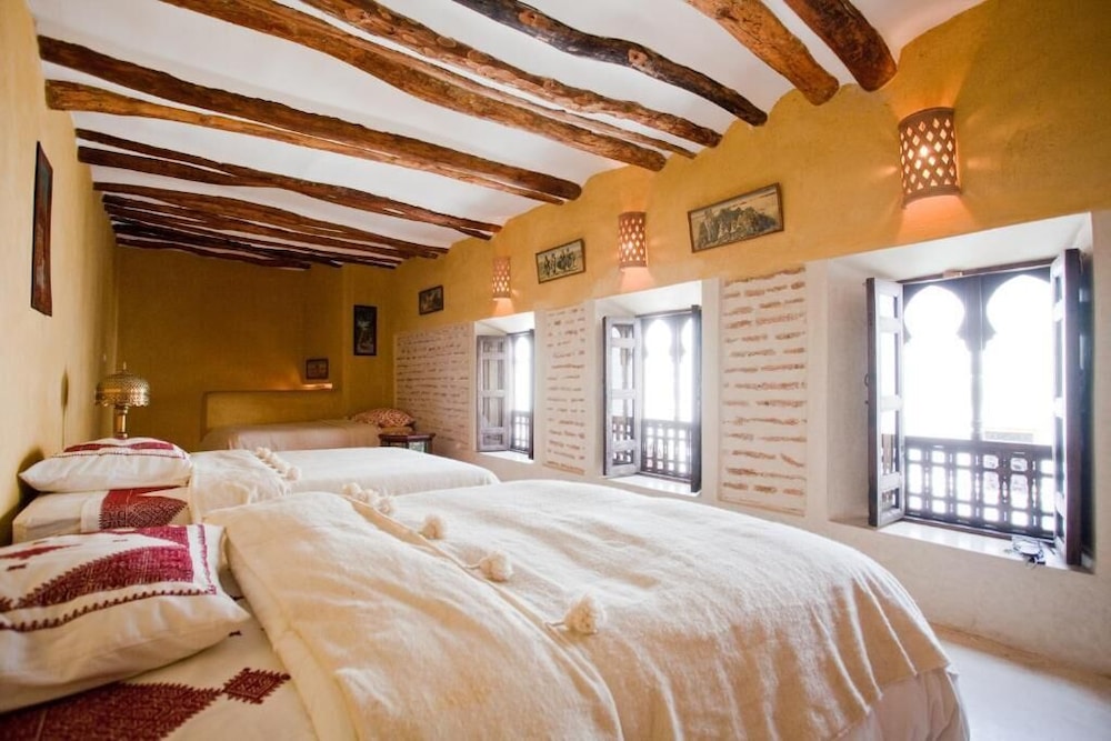 RIAD ZINEB 28/47