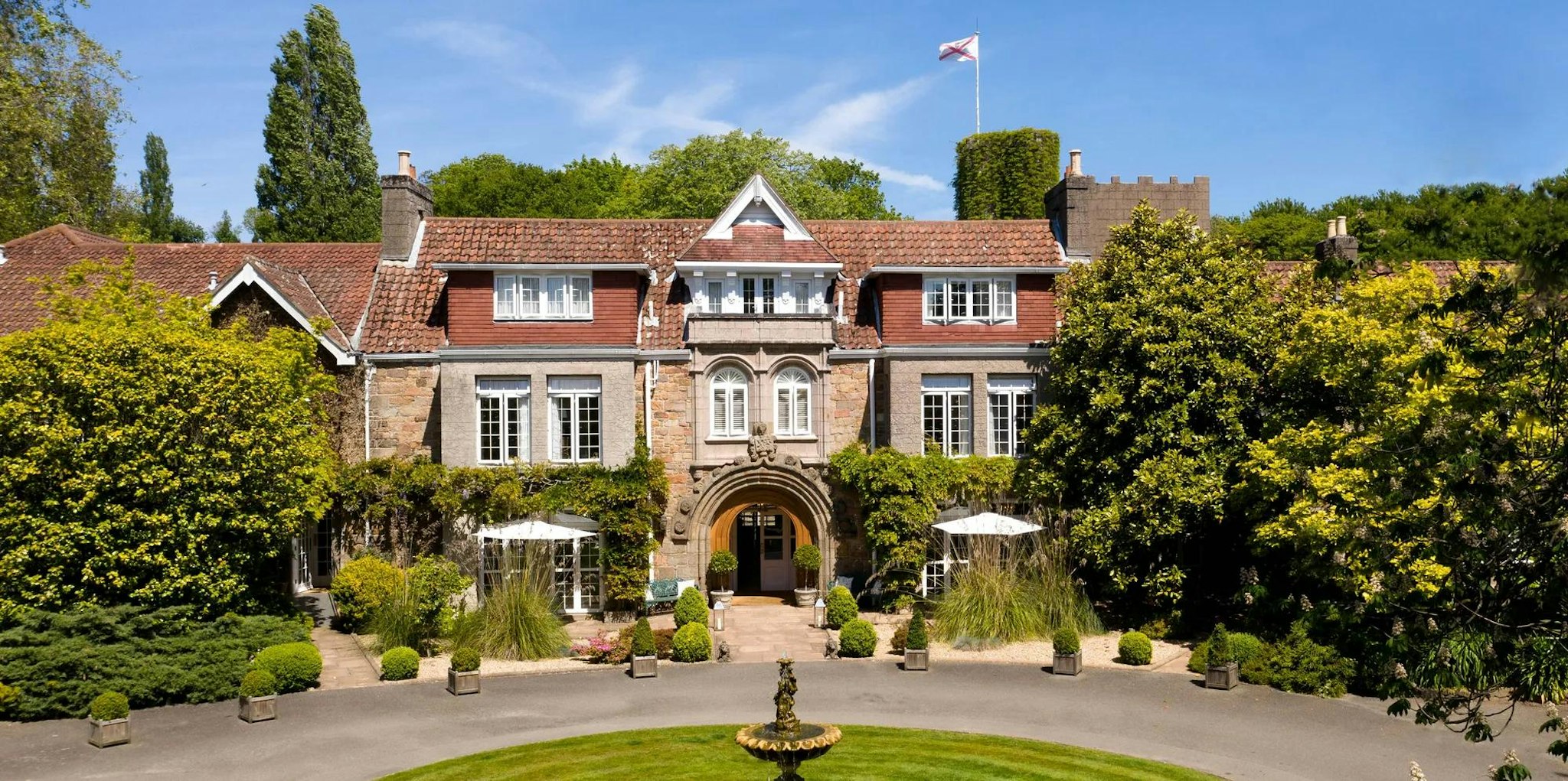 Longueville Manor 67/69