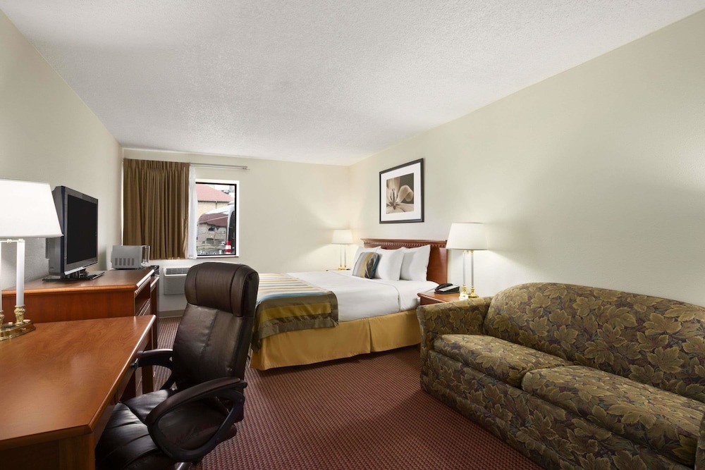 Days Inn by Wyndham Middletown 14/21