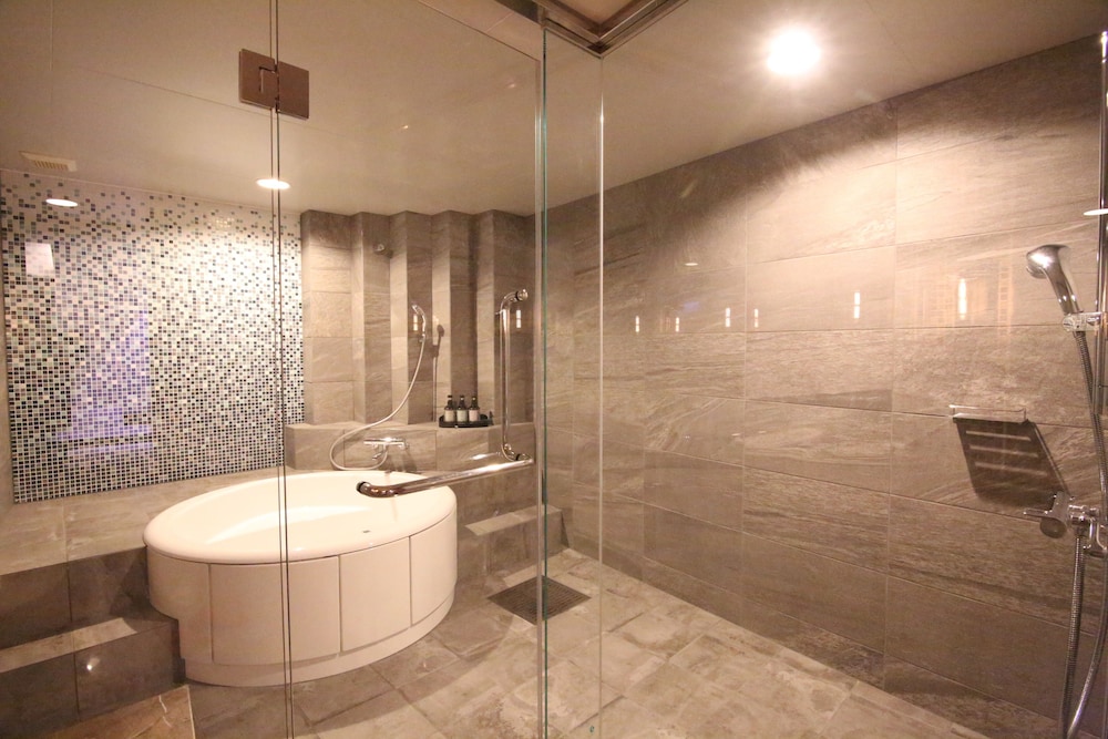 Quintessa Hotel Sapporo 50/50