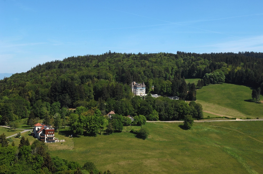 Relais Chateaux Chateau Des Avenieres 43/46