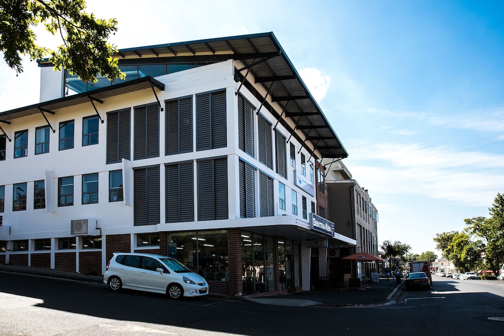 Zeederberg Corner 6/30