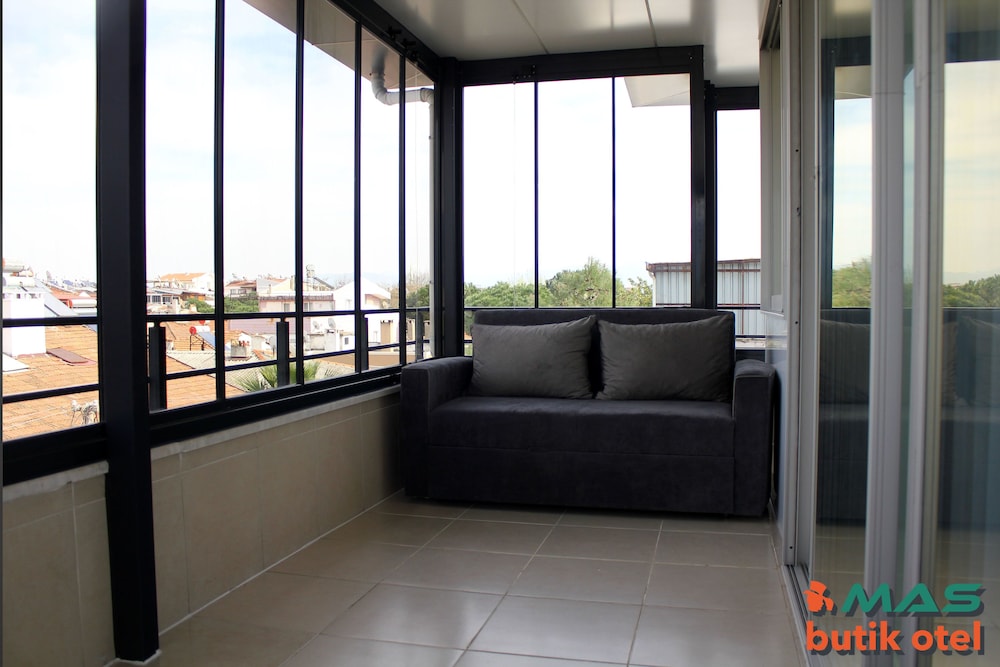 Mas Otel 18/38