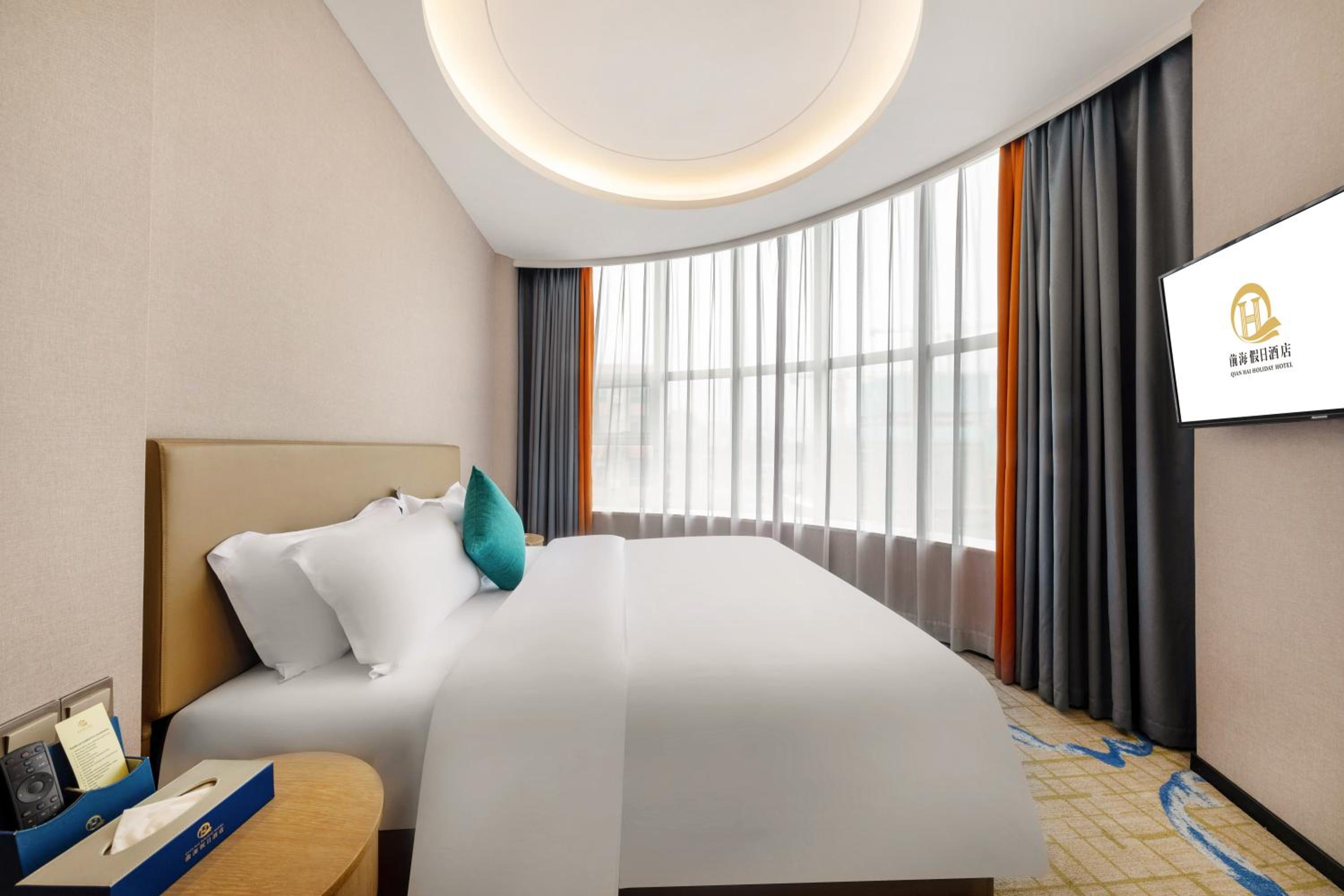 Deluxe, Suite, Queen Bed