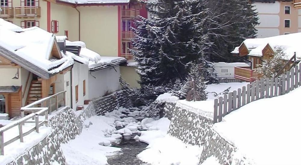 Villa Madonna 3/25