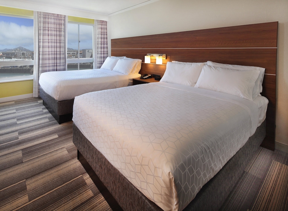 Holiday Inn Express and Suites Fishermans Wharf 13/59
