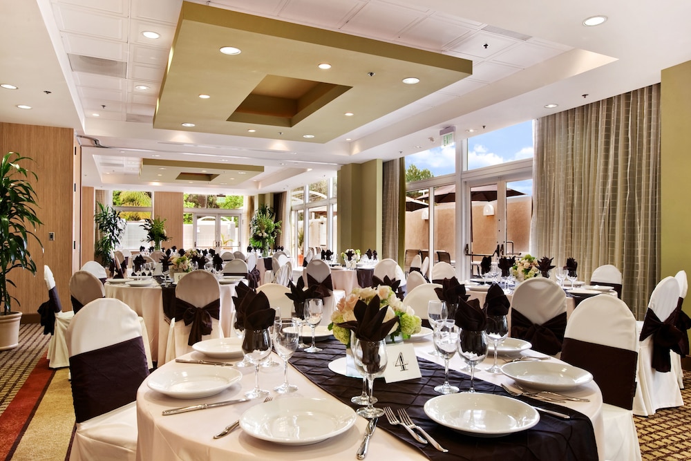 DoubleTree by Hilton Hotel LAX - El Segundo 58/84