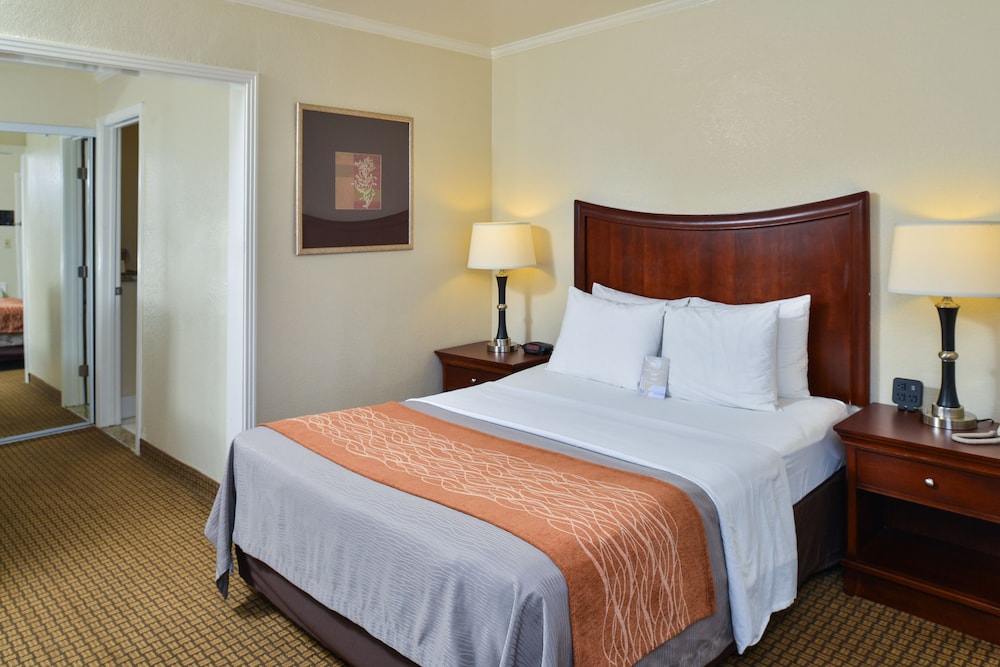 Blu Pacific Hotel 12/38