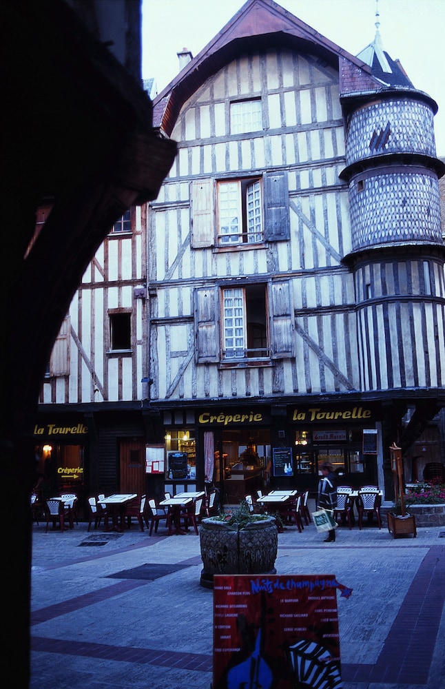 B&B Hotel Troyes Centre 56/62